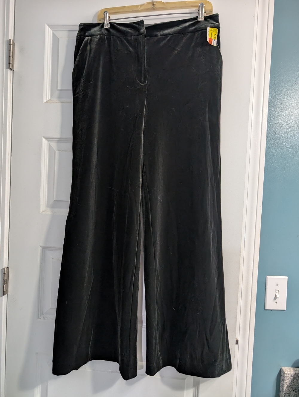 sofia by sofia vergara Black Wide-Leg Velvet Pants